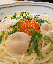 ホタテとイクラの和風パスタ