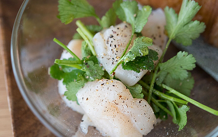 ホタテとパクチーのサラダ